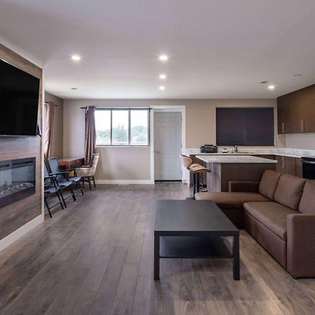 Super 8 By Wyndham Niagara Falls On Exterior foto