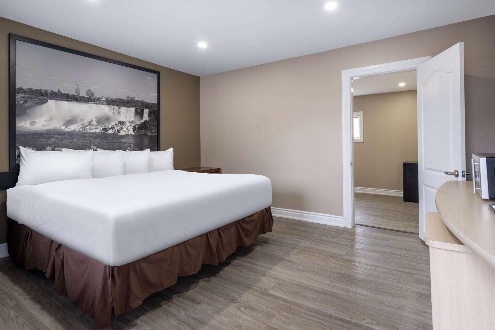 Super 8 By Wyndham Niagara Falls On Exterior foto
